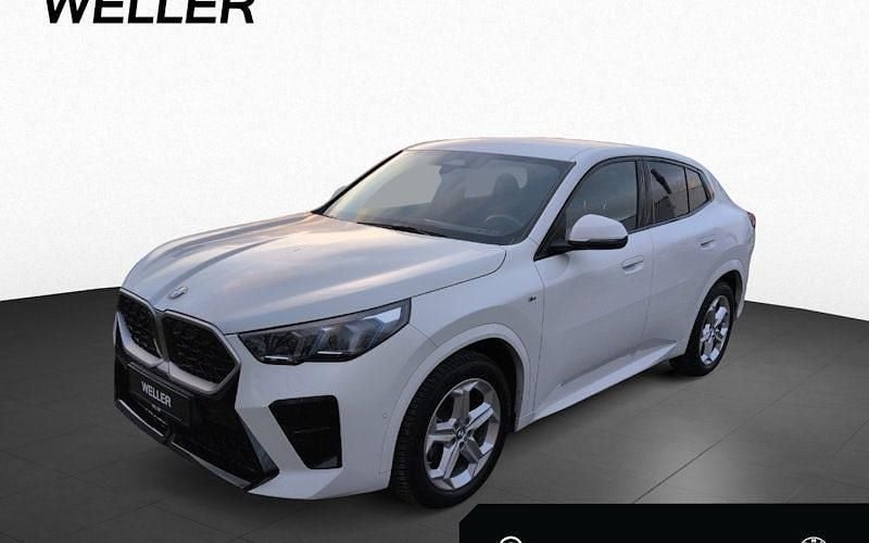 Alpinweiss iii (weiß) Gebraucht 2024 BMW X2 M Sport SUV | 37.999 € (Guter Preis) - Bild 1/4