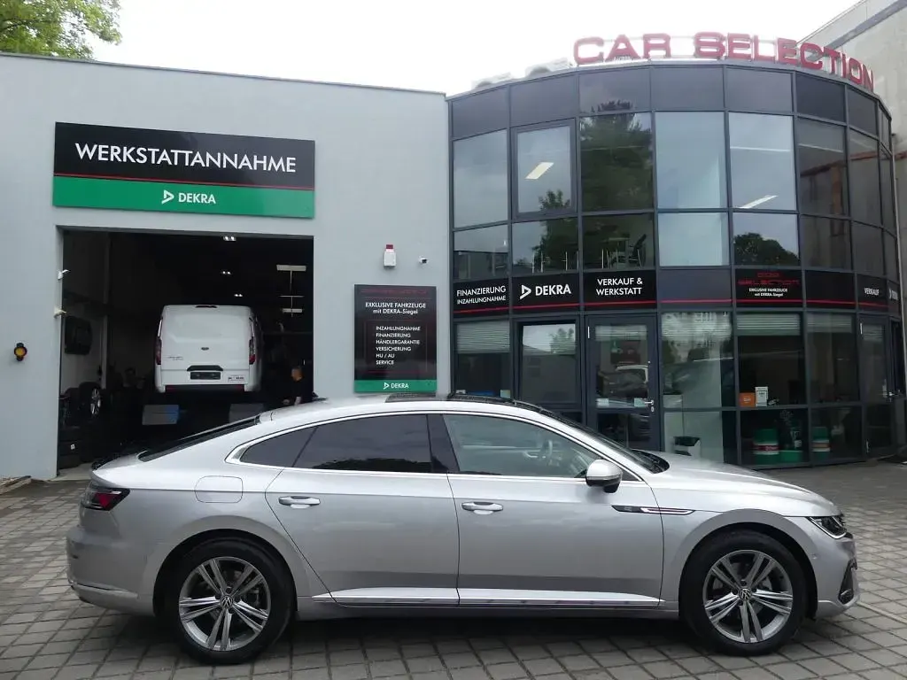 Gebraucht VW Arteon 218 PS (160 kW) 2022 Pyritsilber metallic (metallic) Limousine