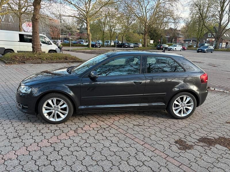 Gebraucht Audi A3 Basis 140 PS (102 kW) 2010 Grau Kleinwagen