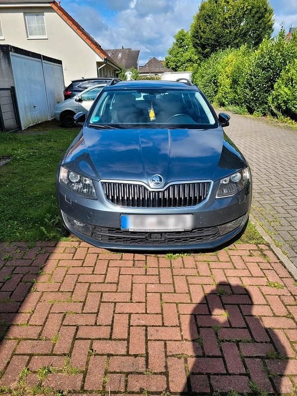 Grau Gebraucht 2016 Skoda Octavia Kombi | 8.750 € (Superpreis) - Bild 1/2