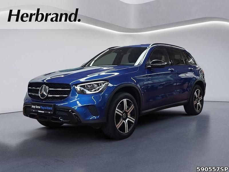 Metalliclack spektralblau Gebraucht 2022 Mercedes GLC300e Night SUV | 34.390 € (Fairer Preis) - Bild 1/4