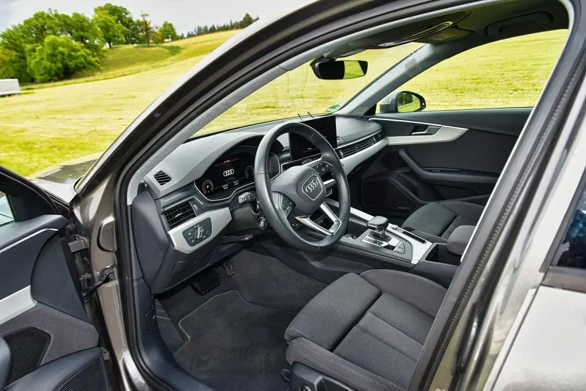 Gebraucht Audi A4 150 PS (110 kW) 2022 Grau Kombi