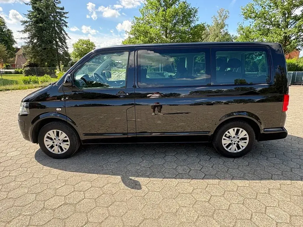 Gebraucht VW Multivan 140 PS (102 kW) 2014 Schwarz Van / Kleinbus
