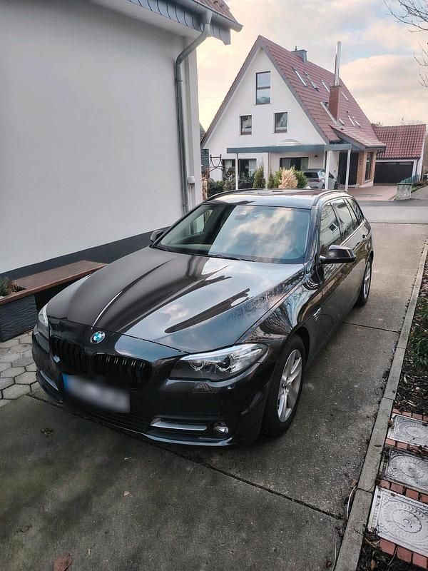 Gebraucht BMW 520 190 PS (139 kW) 2015 Braun Limousine
