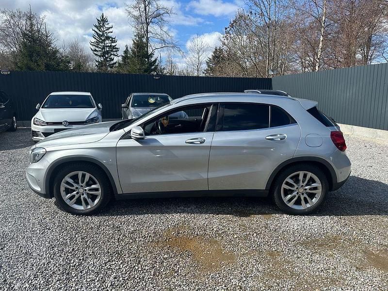 Gebraucht Mercedes GLA200 Urban 156 PS (114 kW) 2014 Silber SUV