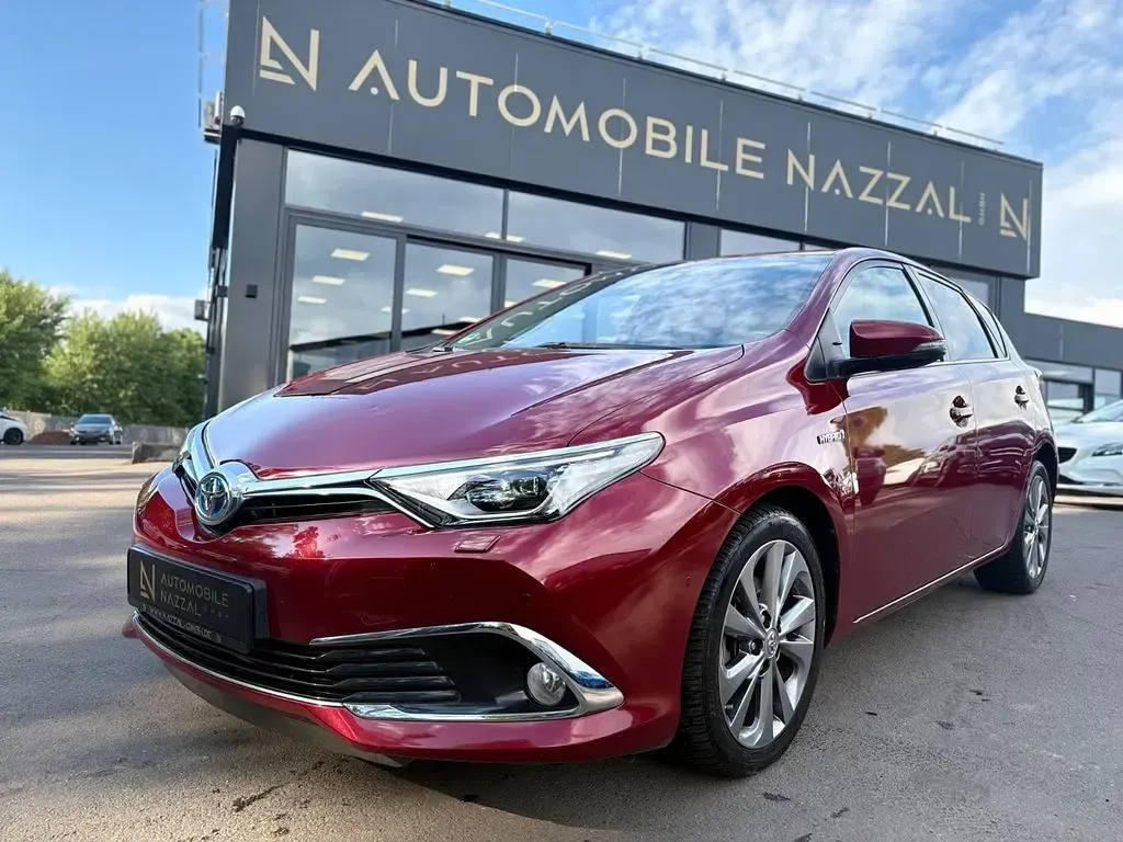 Gebraucht Toyota Auris Edition-S 99 PS (72 kW) 2017 Rot Limousine