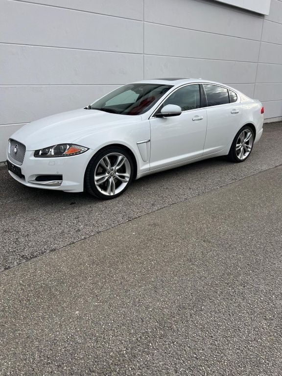 Weiß Gebraucht 2013 Jaguar XF Limousine | 10.500 € (Guter Preis) - Bild 1/4