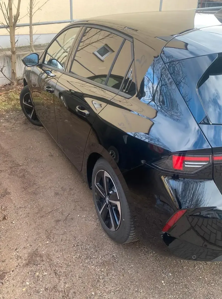 Usado Opel Astra 130 HP (95 kW) 2025 Preto Citadino
