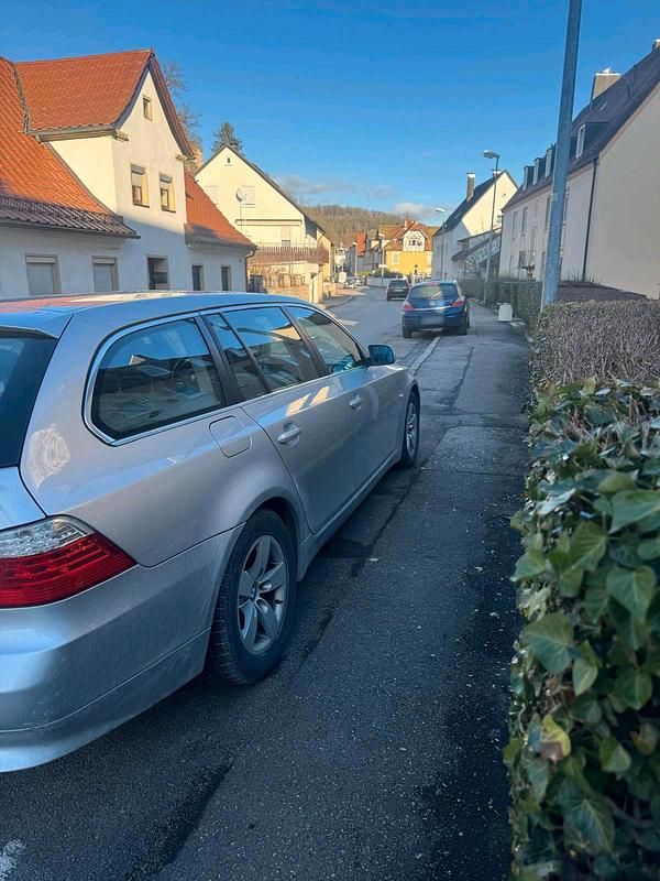 Gebraucht BMW 525 197 PS (144 kW) 2007 Silber Kombi