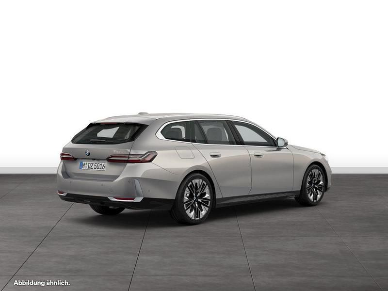 Gebraucht BMW 520 197 PS (144 kW) 2025 Grau Kombi