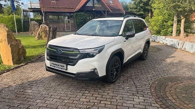 Weiß Neu 2025 Subaru Forester Exclusive+ SUV | 44.900 € (Fairer Preis) - Bild 1/4