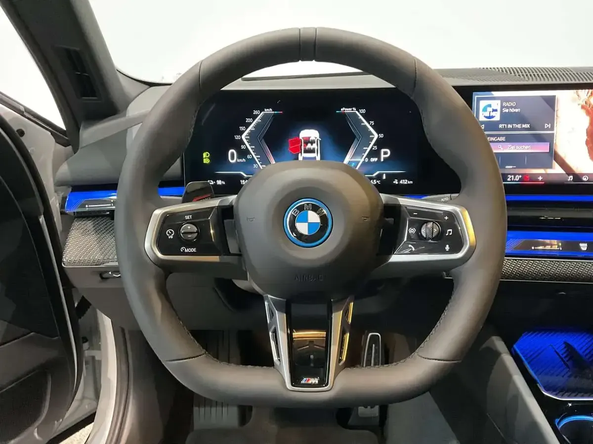 Gebraucht BMW i5 M Sport 289 kW (394 PS) 2025 Weiß Kombi