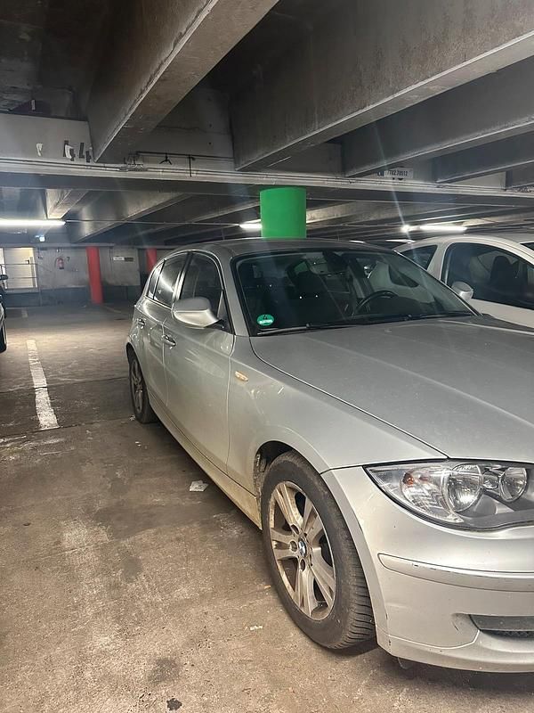 Gebraucht BMW 118 145 PS (106 kW) 2011 Grau Kleinwagen