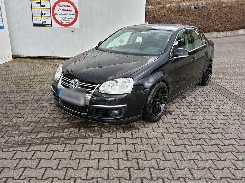 Schwarz Gebraucht 2006 VW Jetta Limousine | 1.700 € - Bild 1/4