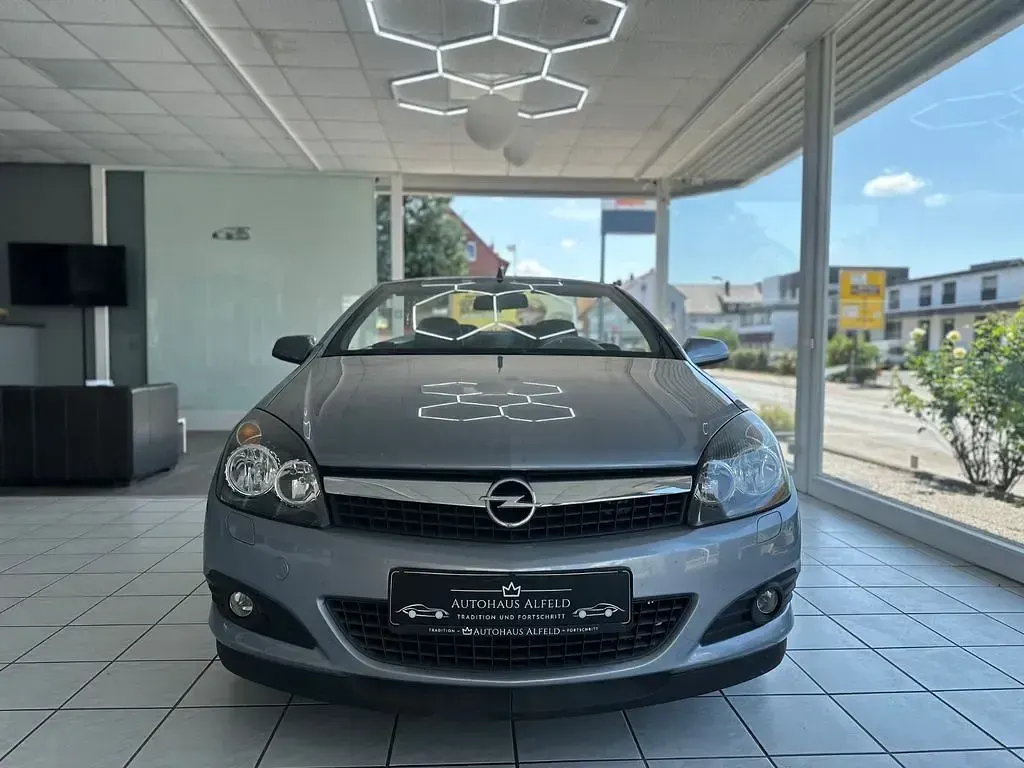 Gebraucht Opel Astra 116 PS (85 kW) 2008 Grau Cabrio