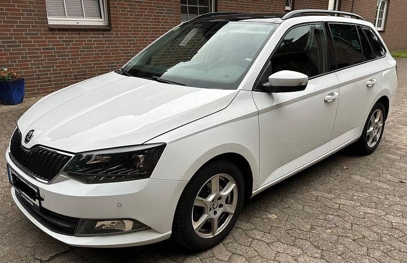 Weiß Gebraucht 2015 Skoda Fabia Style Kombi | 8.800 € (Fairer Preis) - Bild 1/4