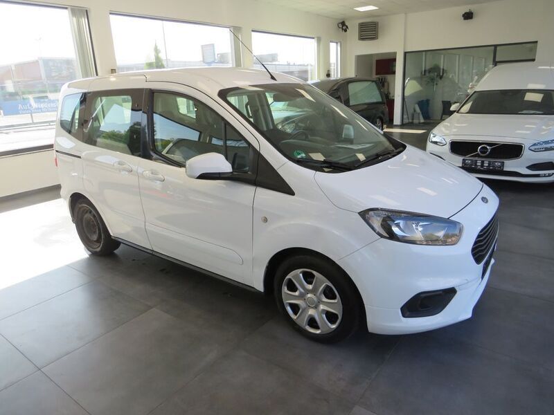 Gebraucht Ford Tourneo Courier Trend 101 PS (74 kW) 2019 Weiß Van / Kleinbus