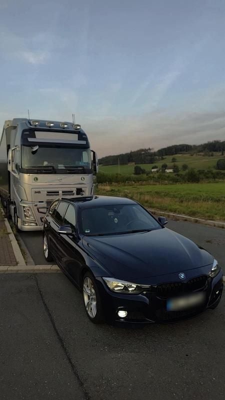 Schwarz Gebraucht 2017 BMW 320 M Sport Kombi | 10.000 € (Superpreis) - Bild 1/4