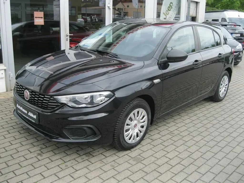 Gebraucht Fiat Tipo Pop 95 PS (69 kW) 2017 Schwarz Limousine