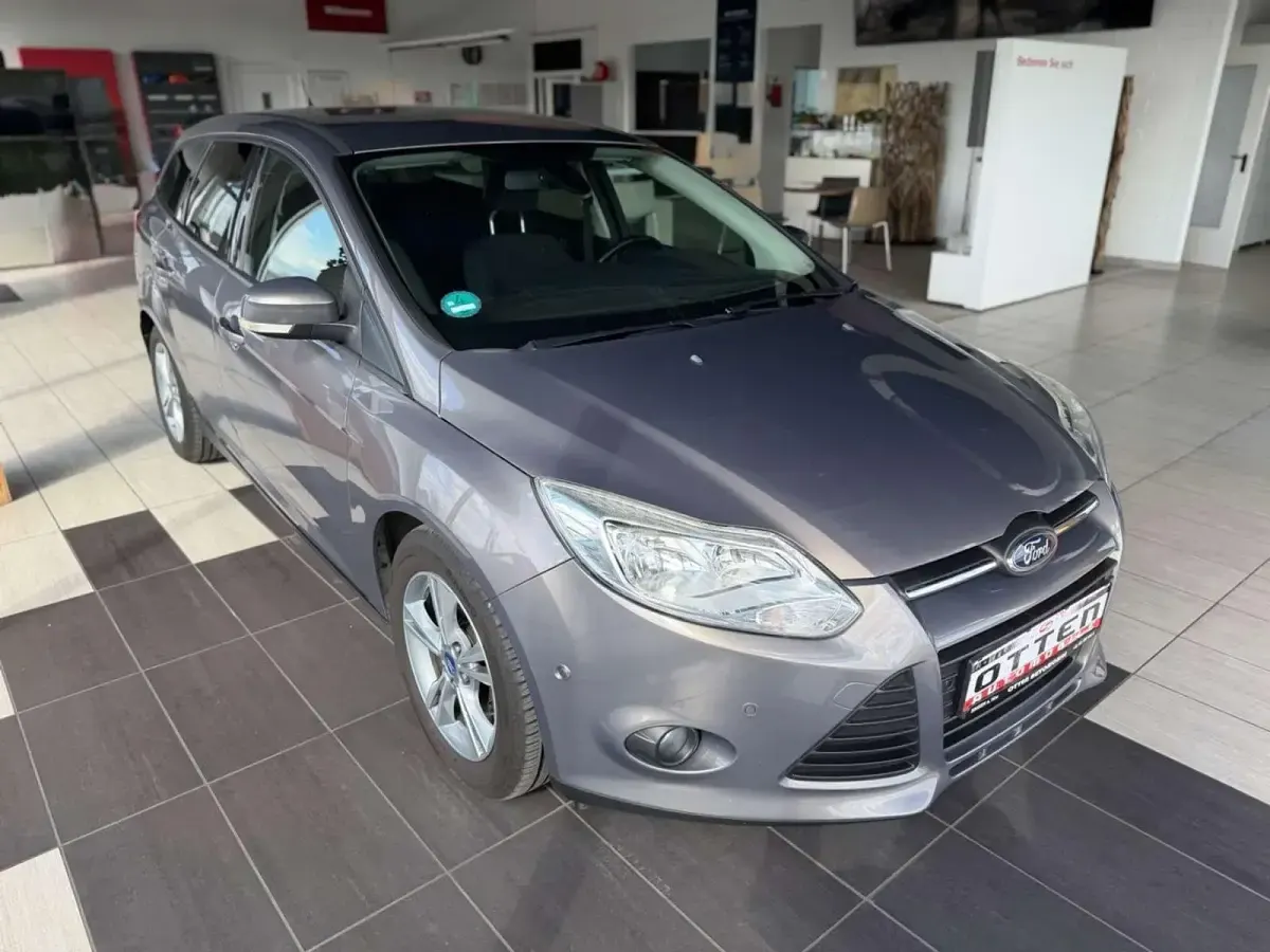Gebraucht Ford Focus Champions Edition 150 PS (110 kW) 2013 Braun Kombi