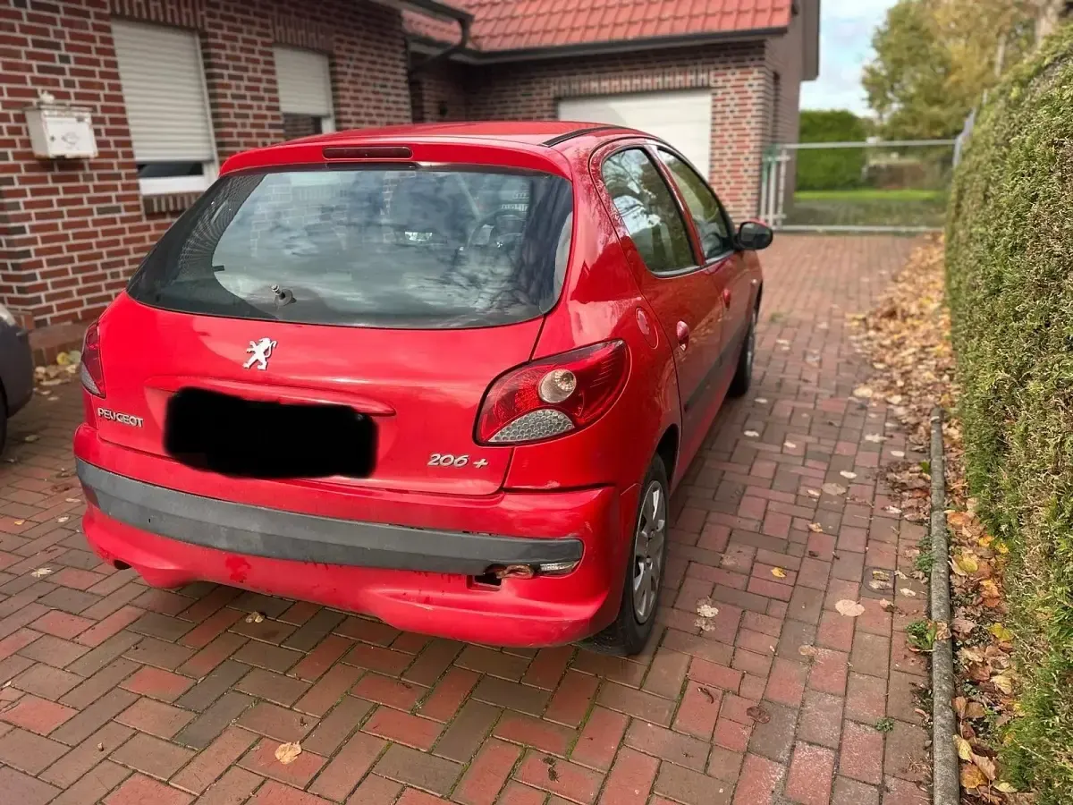 Gebraucht Peugeot 206+ 75 PS (55 kW) 2010 Rot Kleinwagen