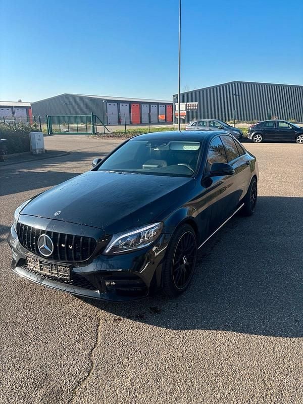 Gebraucht Mercedes C250 211 PS (155 kW) 2015 Limousine