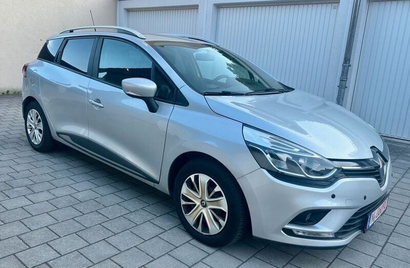 Silber Gebraucht 2019 Renault Clio IV LIMITED Limousine | 7.140 € (Superpreis) - Bild 1/4