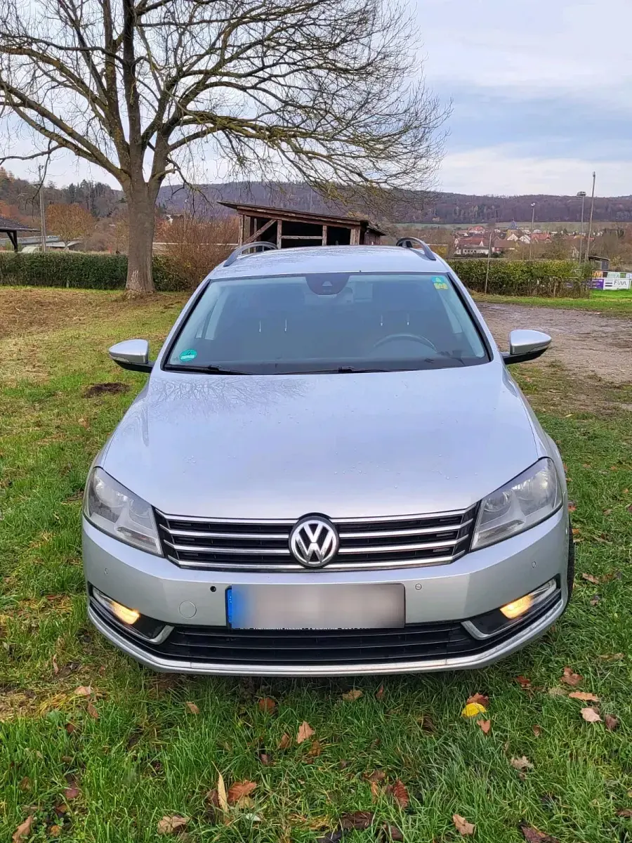 Second-hand VW Passat 140 CP (102 kW) 2012 Argintiu Break