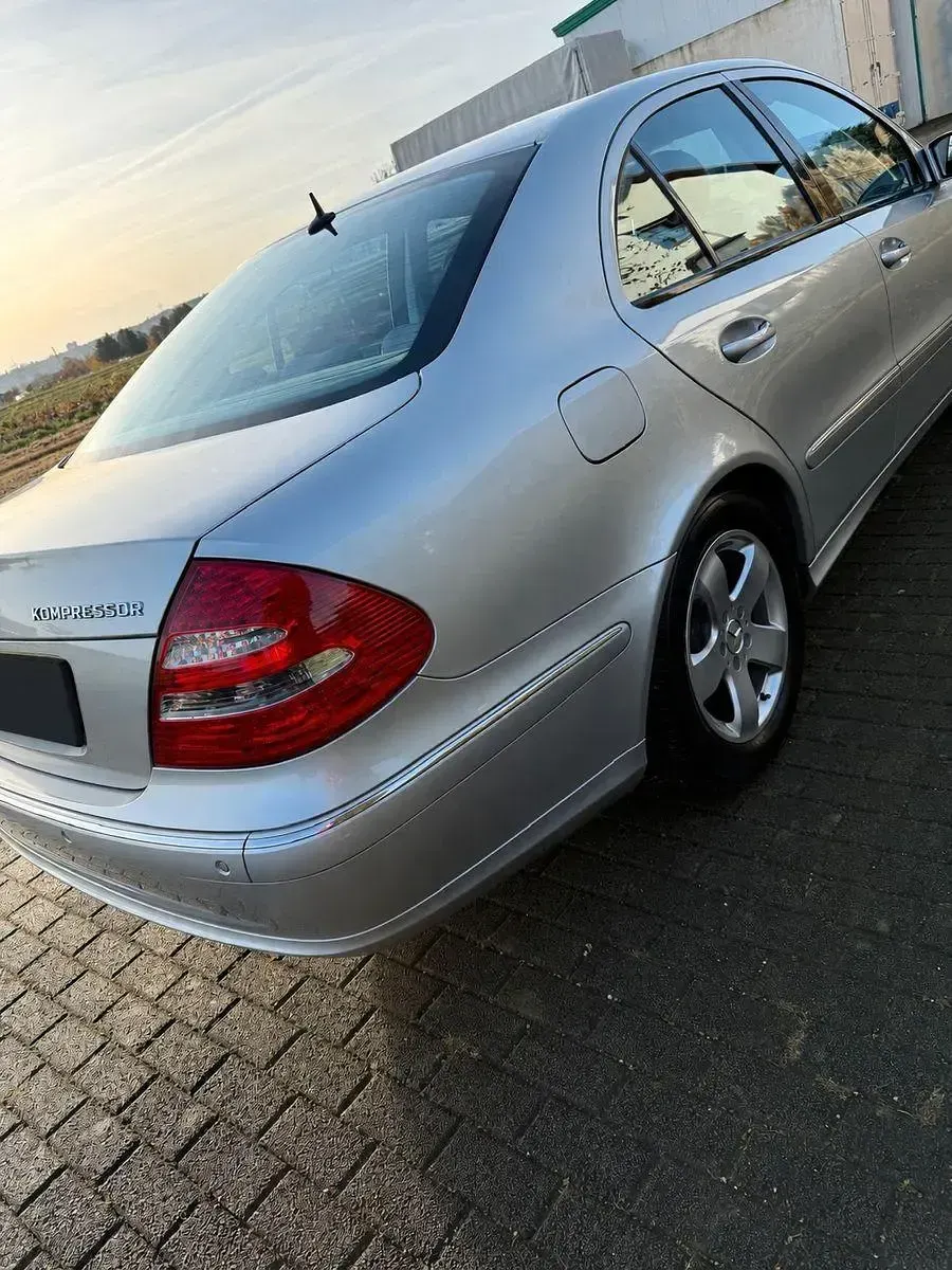 Gebraucht Mercedes E200 Avantgarde 163 PS (119 kW) 2005 Silber Limousine