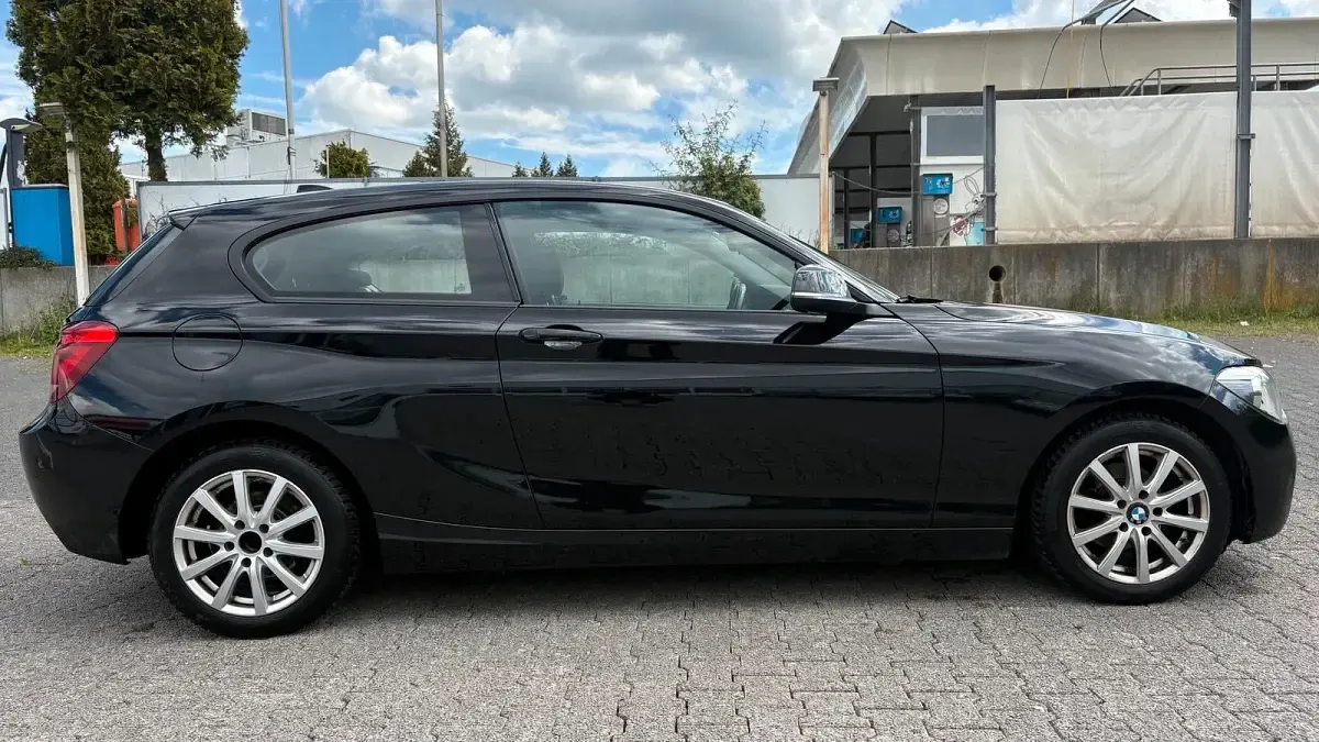Gebraucht BMW 114 102 PS (75 kW) 2014 Schwarz Kleinwagen