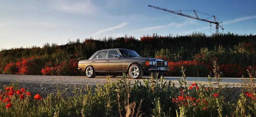 Gebraucht Mercedes 200 109 PS (80 kW) 1981 Grau Limousine