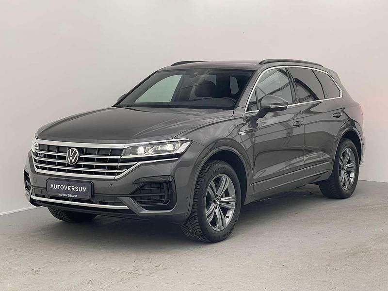 Gebraucht VW Touareg R-line 231 PS (169 kW) 2023 Siliziumgrau metallic SUV