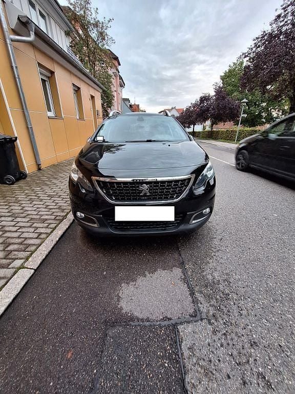 Schwarz Gebraucht 2017 Peugeot 2008 Style SUV | 6.500 € (Guter Preis) - Bild 1/4