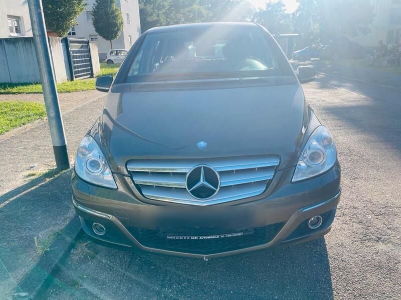 Gold Gebraucht 2010 Mercedes B200 Van / Kleinbus | 2.500 € (Superpreis) - Bild 1/4