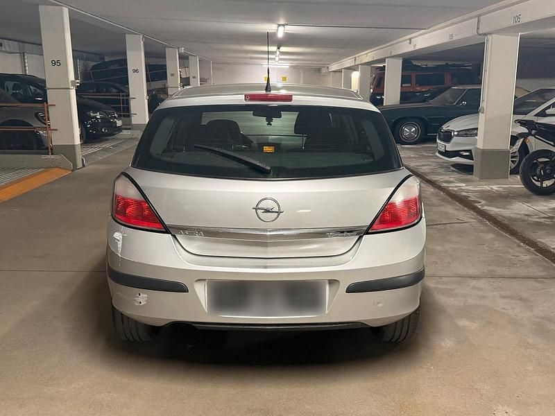 Gebraucht Opel Astra 105 PS (77 kW) 2005 Grau Limousine