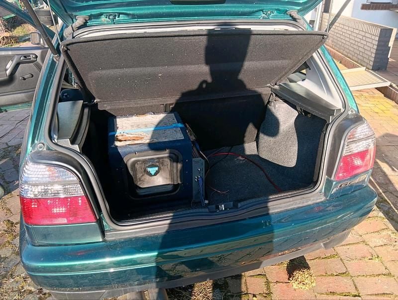 Gebraucht VW Golf III 75 PS (55 kW) 1997 Grün Kleinwagen