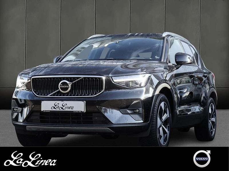 Gebraucht Volvo XC40 Core 163 PS (119 kW) 2024 Onyx black / metallic (metallic) SUV