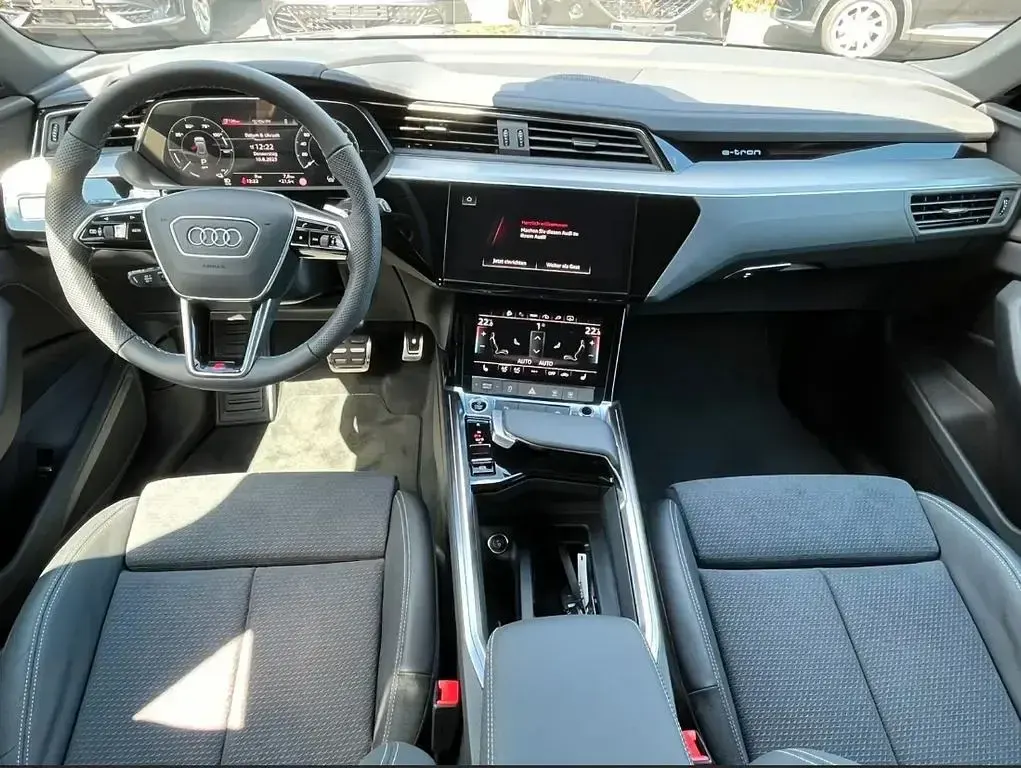 Gebraucht Audi Q8 e-tron Advanced 300 kW (408 PS) 2023 Grau SUV
