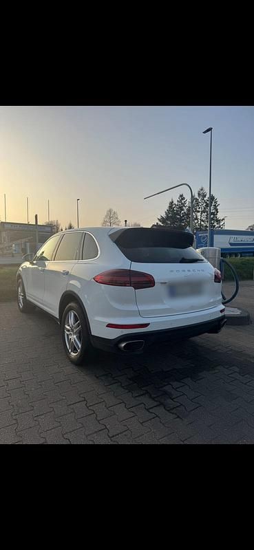 Gebraucht Porsche Cayenne 240 PS (176 kW) 2017 Weiß SUV