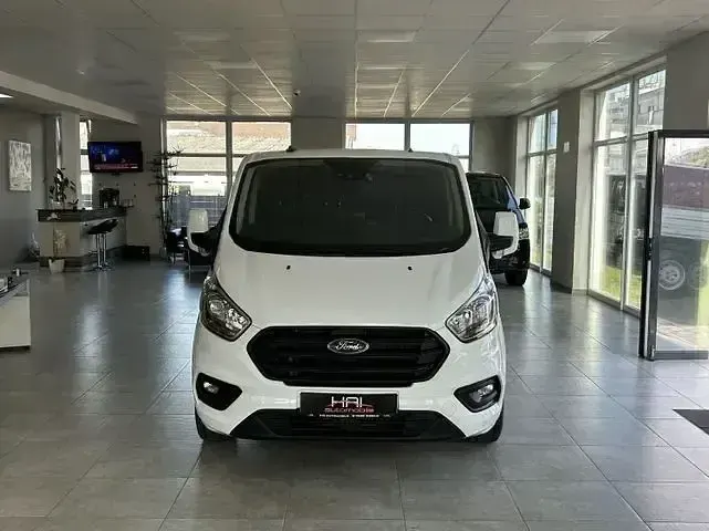 Gebraucht Ford Transit Custom 131 PS (96 kW) 2022 Weiß Van / Kleinbus