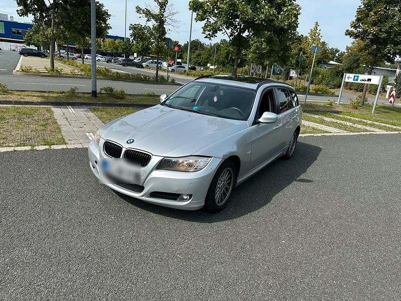 Silber Gebraucht 2008 BMW 320 Kombi | 3.199 € (Fairer Preis) - Bild 1/4