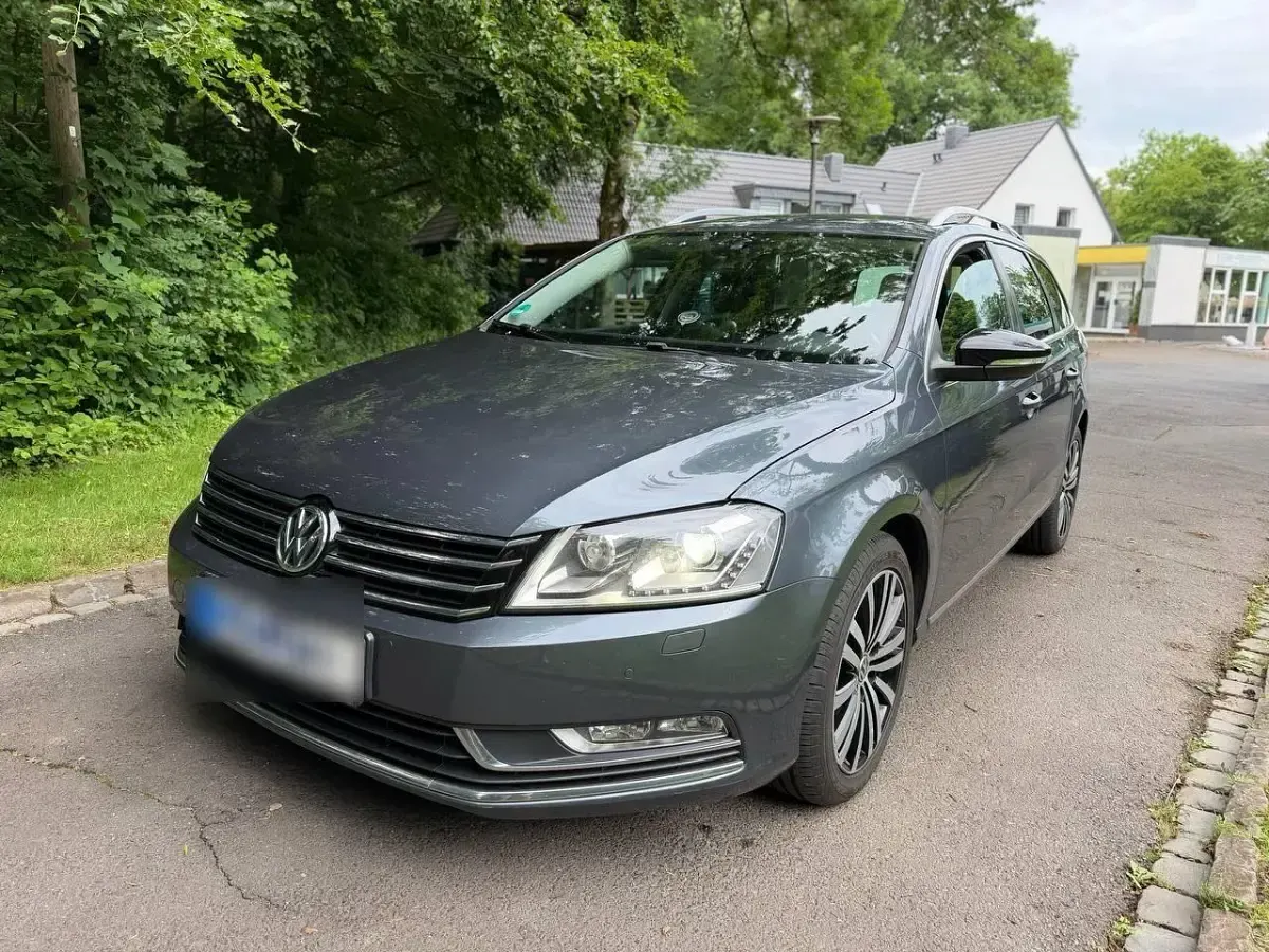 Gebraucht VW Passat 105 PS (77 kW) 2014 Grau Kombi