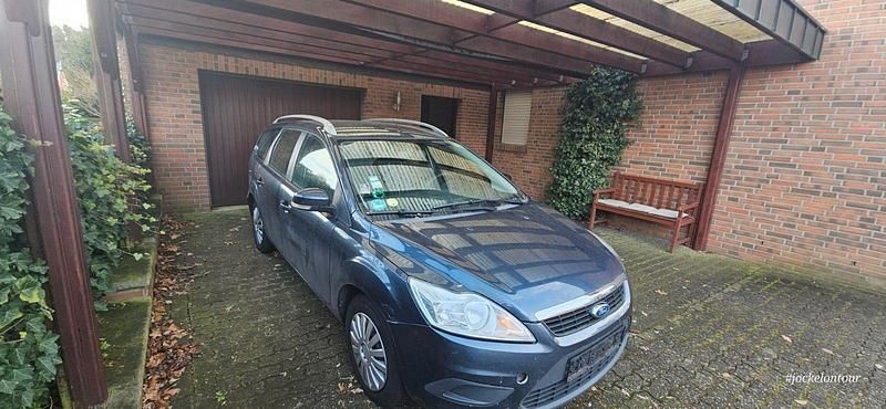 Blau Gebraucht 2010 Ford Focus Kombi | 1.150 € (Superpreis) - Bild 1/4