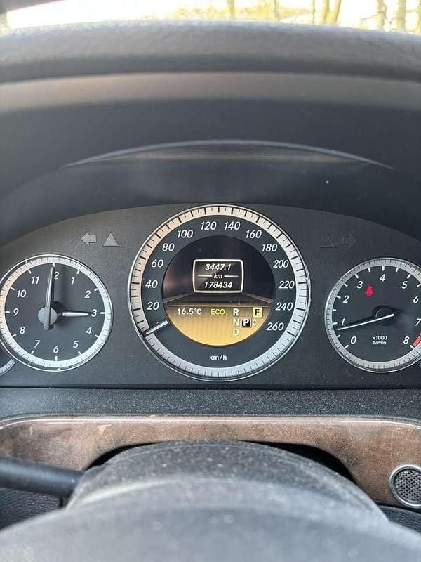 Gebraucht Mercedes E200 Elegance 184 PS (135 kW) 2013 Kombi