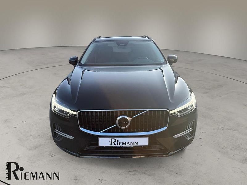 Gebraucht Volvo XC60 Core 197 PS (144 kW) 2022 Schwarz SUV