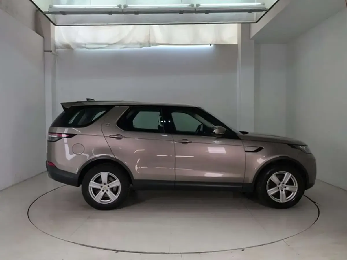 Gebraucht Land Rover Discovery 5 SE 179 PS (131 kW) 2017 Braun SUV