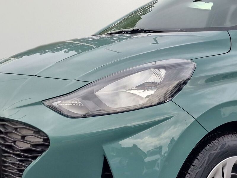 Gebraucht Hyundai i10 Select 63 PS (46 kW) 2025 Mangrove green Kleinwagen