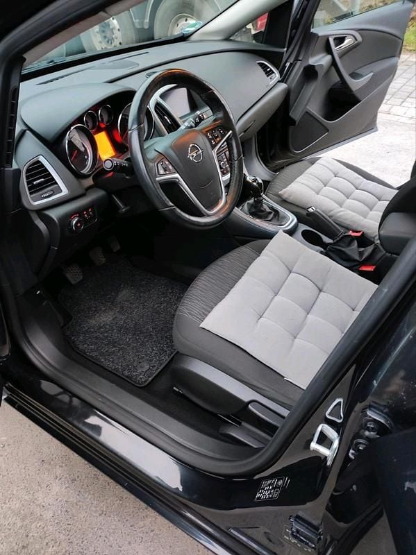 Gebraucht Opel Astra 136 PS (100 kW) 2015 Schwarz Kombi