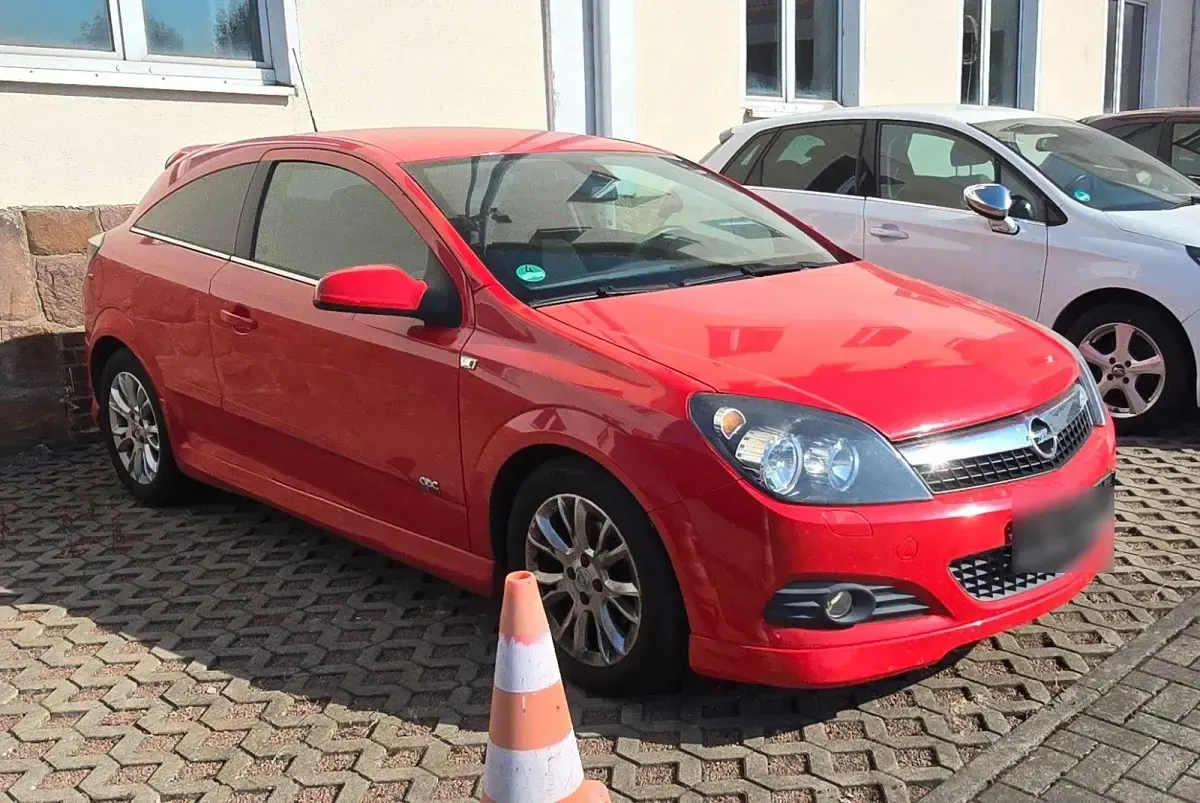 Gebraucht Opel Astra GTC OPC 90 PS (66 kW) 2009 Rot Coupé