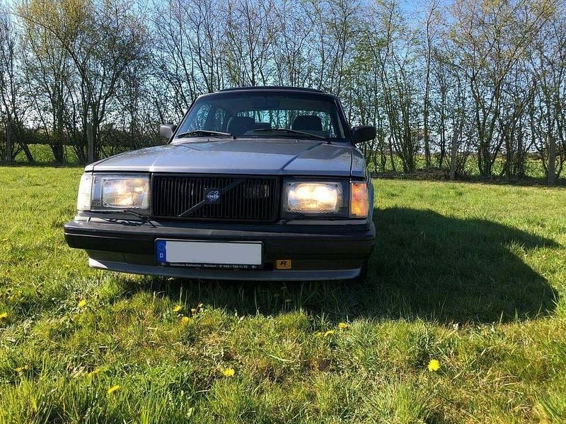 Gebraucht Volvo 244 116 PS (85 kW) 1990 Silber metallic Limousine